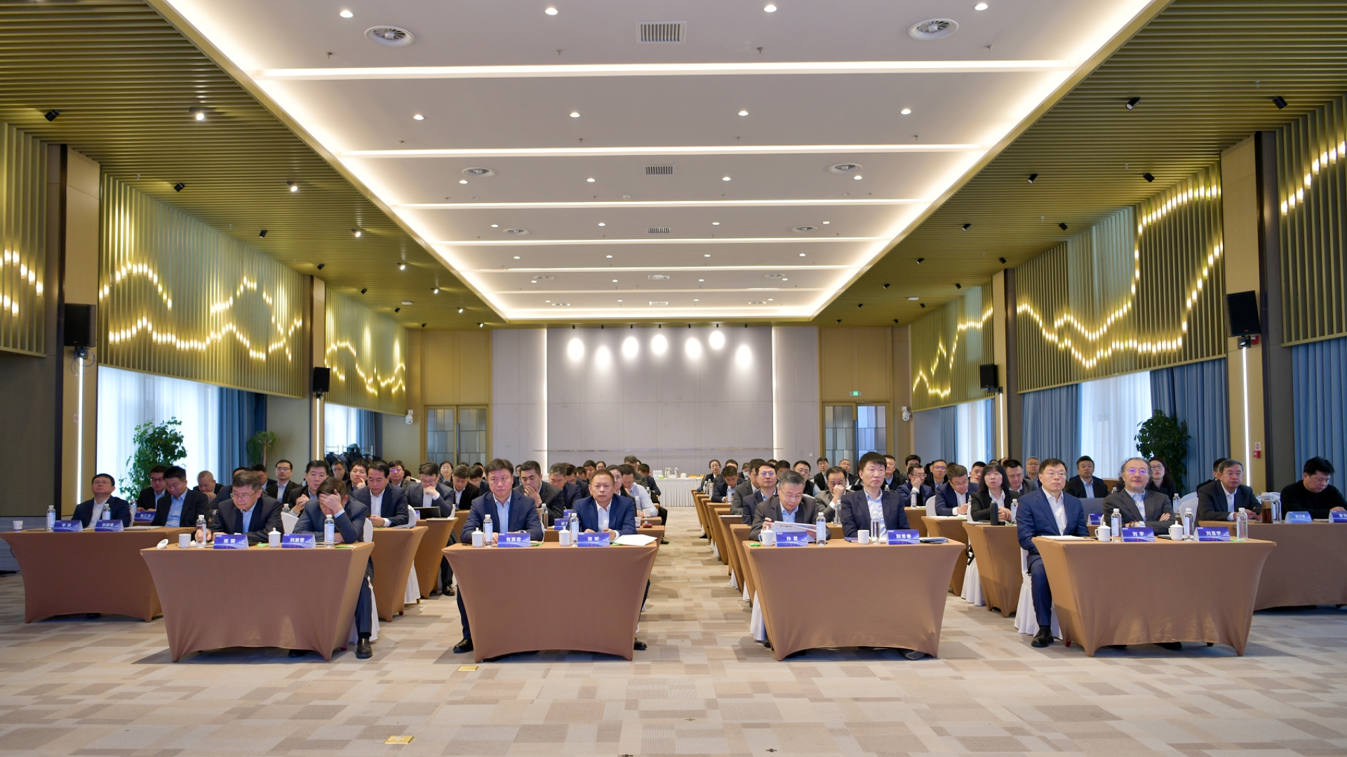 吃瓜91团体召开2024年度使命集会1.jpg